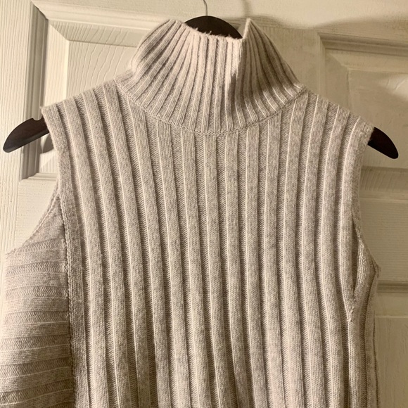VINCE sleeveless turtleneck sweater - Picture 5 of 11